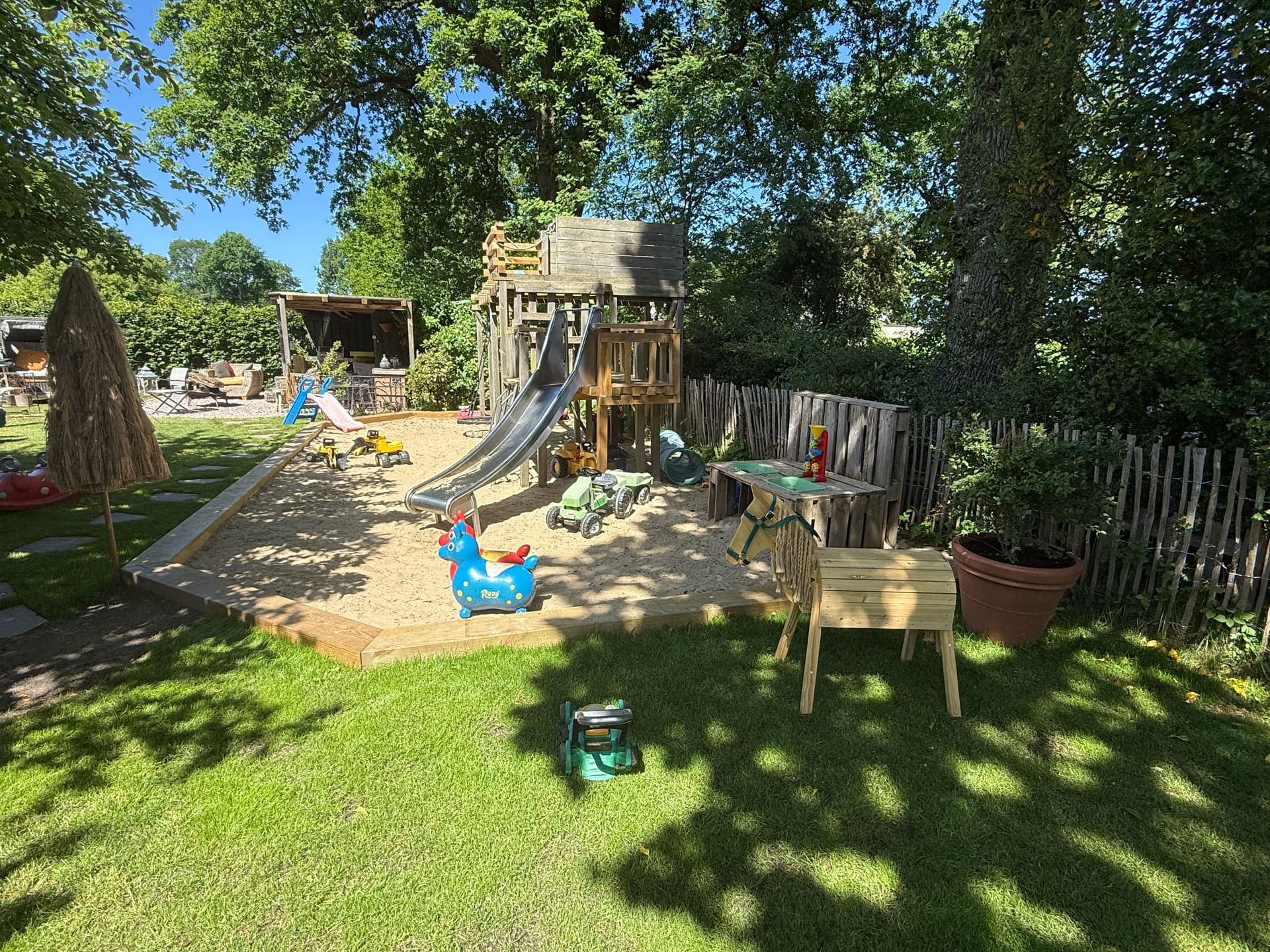 Spielbereich im Garten von Tammy's Kids